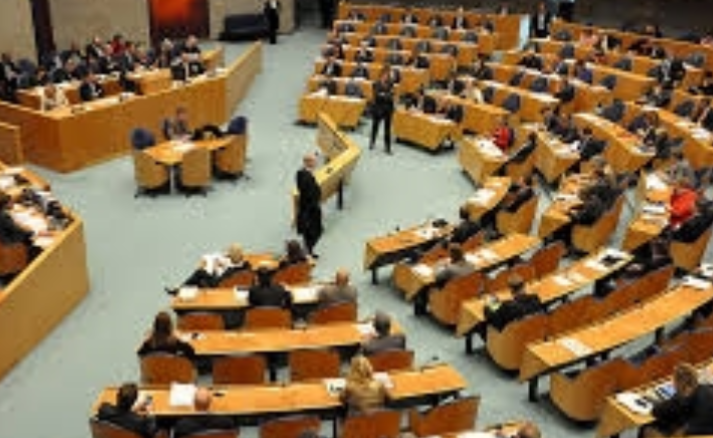 Холандија вечерва одлучува за Македонија