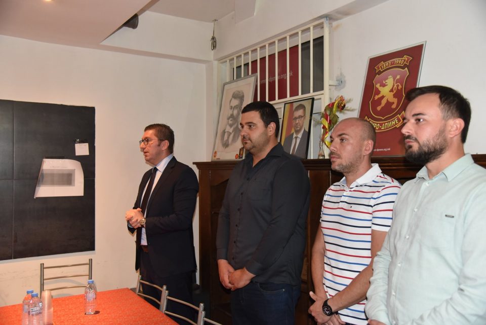 Посакувам датум не затоа што владата заслужува, туку затоа што тоа е важно за граѓаните и иднината