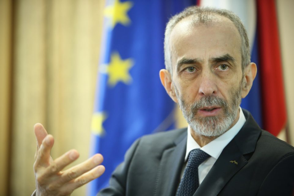 Јазбец: Словенија силно ја поддржувам вашата земја за да добие зелено светло за почеток на преговорите со ЕУ