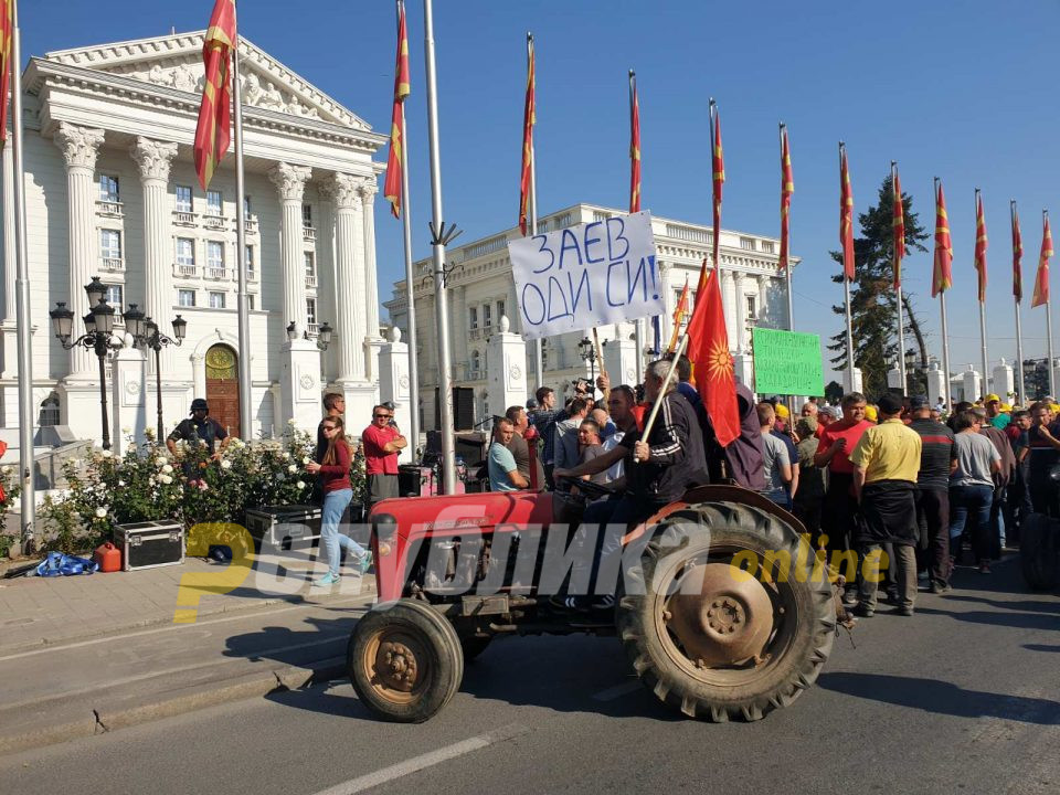 СДСМ се пофали со поддршка за земјоделците, ВМРО-ДПМНЕ реагира – Има уште неисплатени субвенции од 2017