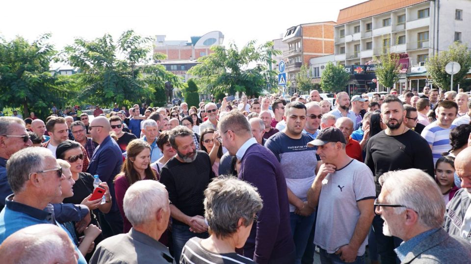 Албанците не се толку среќни колку што сакате да прикажете: Ќе работам и за Албанците, но сите ќе плаќаме данок