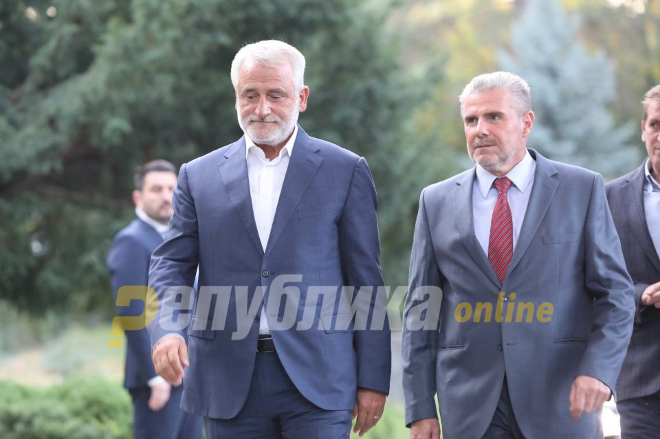 Тачи има три услови за коалиција со СДСМ, едниот од нив е да биде вицепремиер