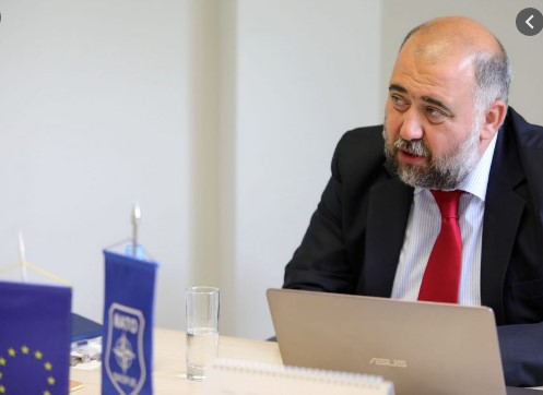 Во НАТО ќе нѐ претставува амбасадор за кого 450.000 Македонци се „најголемото зло“