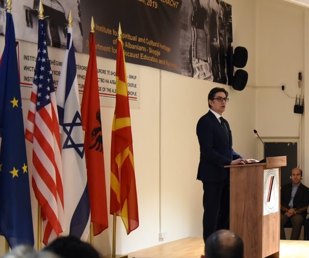 Во сеќавање на „Кристалната ноќ“: Пендаровски се обрати на денот на прогонот врз Евреите