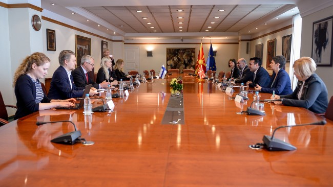 Владата е посветена воспоставување на владеењето на правото, демократијата и борбата против корупцијата