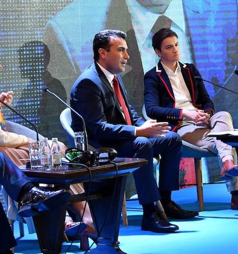 Премиерот во заминување Заев во Нови Сад: Младите треба да го предводат бранот во своите земји