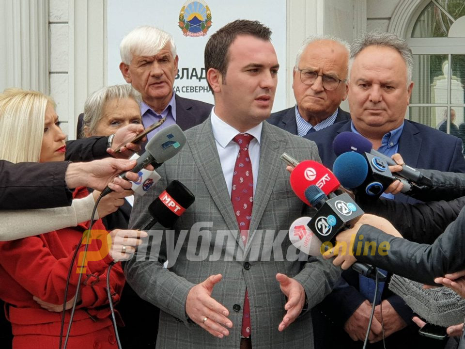 СОНК попушти пред власта: Наместо 25% покачување, остануваат 10-те понудени од Владата