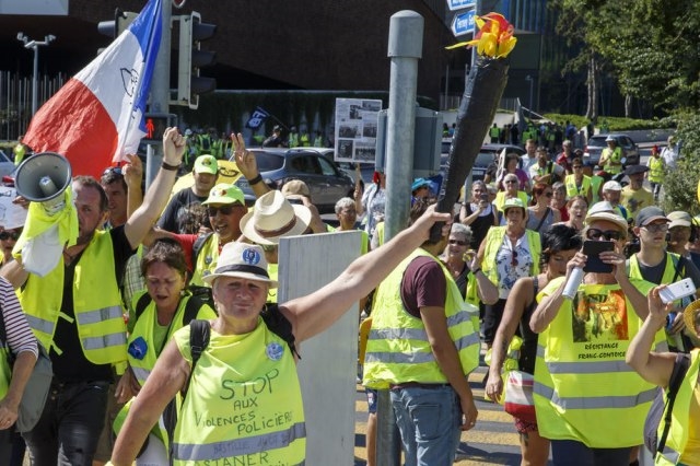 Протестите на „Жолтите елеци“ ја чинат Франција речиси три милијарди евра