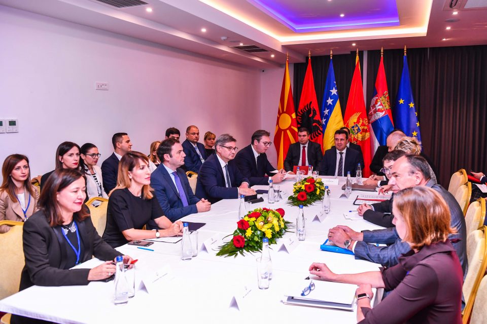Рама: Курти не смее да ја отвори границата кон Албанија без согласност од Белград