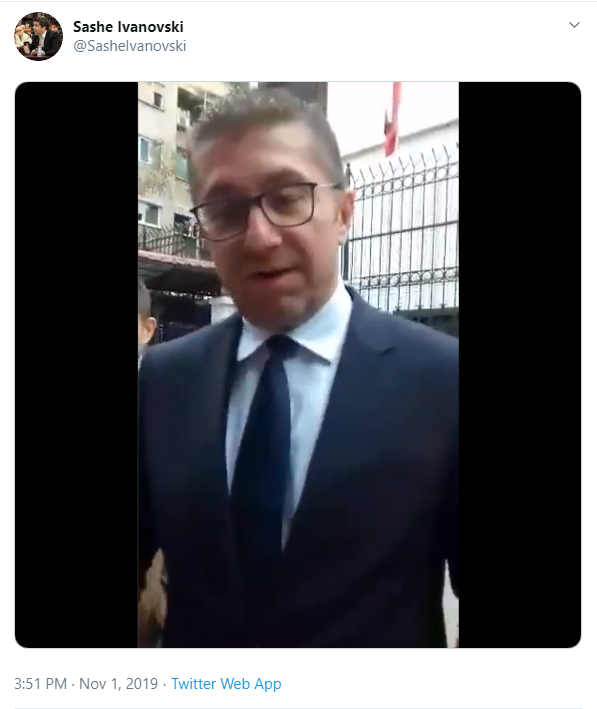 Политико падна на професорската финта на Мицкоски