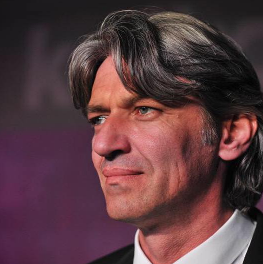 АА: ДУИ ја заробила државата, повикува цариници во партиското седиште