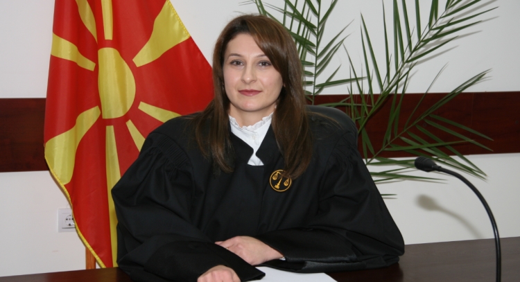 Златка Попова од гевгелискиот суд се заканувала на вработени со тепање, казнување…