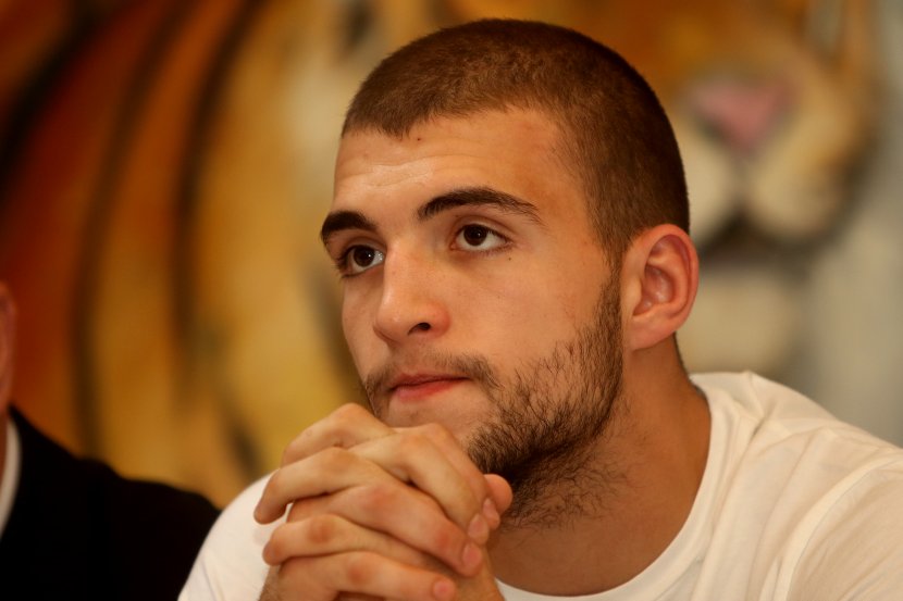 Прво луксузна прослава, а после право во кал: Вељко се ожени пред два дена, а еве сега што прави
