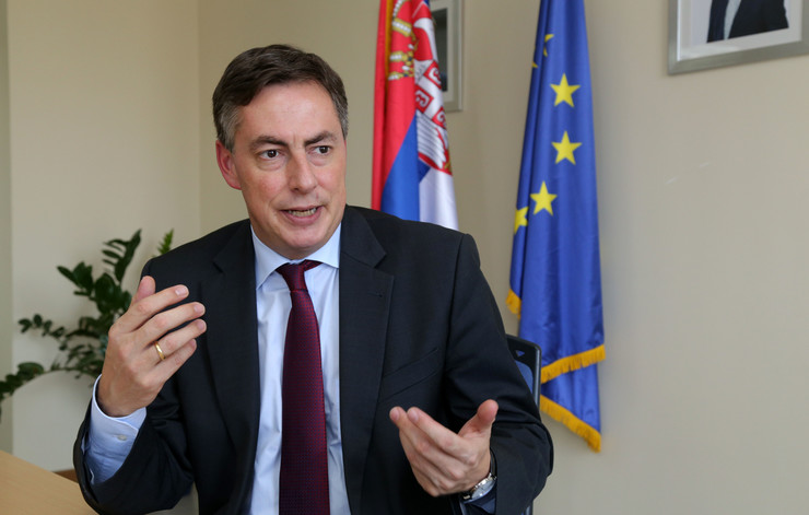 Мекалистер: ЕУ да ја поправи грешката со неотпочнувањето преговори со Македонија и Албанија