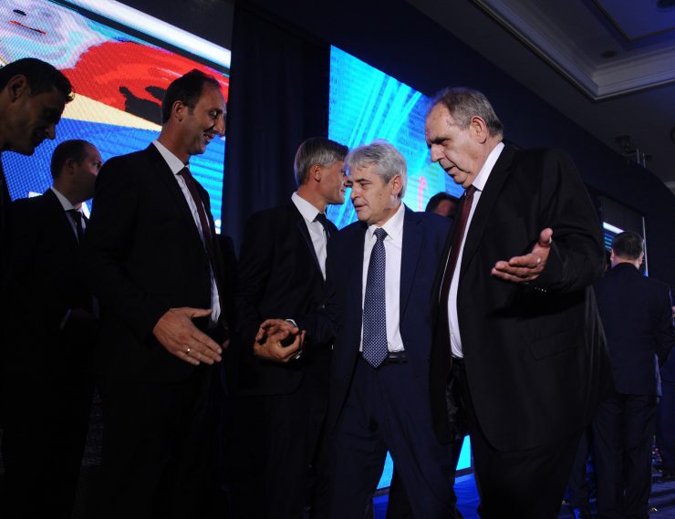 Законот за јазици има улога да ја врати во живот криминалната ДУИ, преку реафирмирање на нејзиниот национал-шовинизам