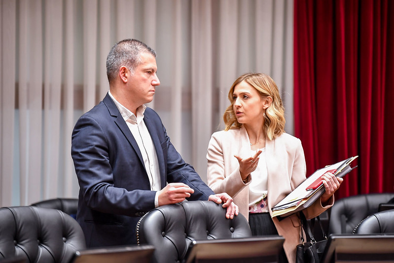 Со закон ќе се дефинира разликата помеѓу политички именувани лица и администрацијата