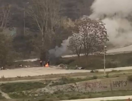 ФОТО: Фатени лицата кои палеа гуми во Скопје