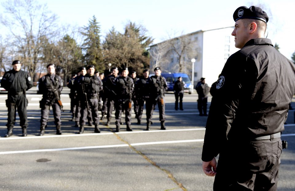 Формирана Единицата за интервентна полиција: Нови униформи без името на државата