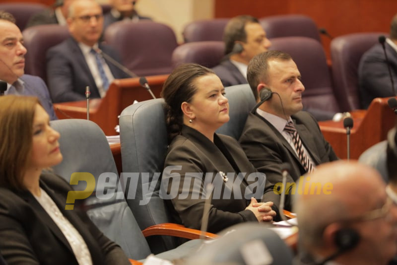 Ременски: Некој барајќи глувче, извади мечка