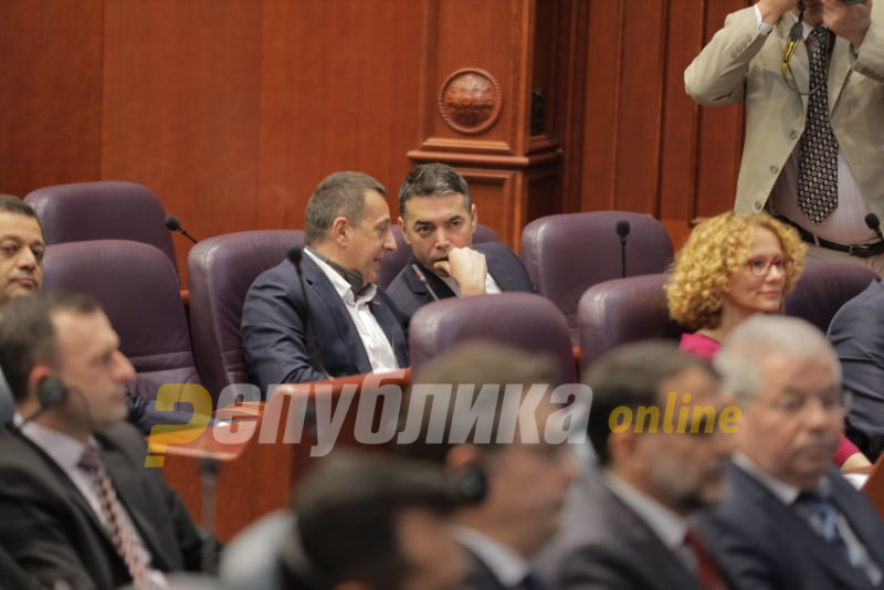 Тивко убивање на македонската дипломатија со нов закон