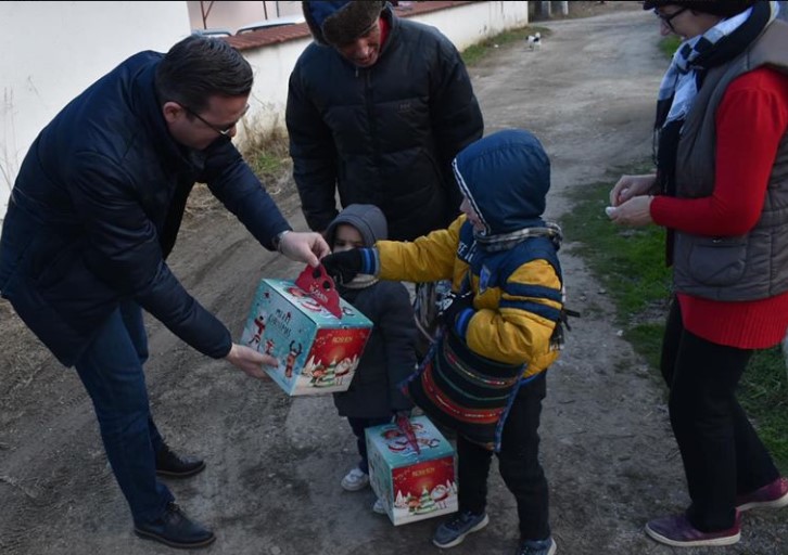 Солидарноста е обврска: Трипуновски во хуманитарна акција во Петровец