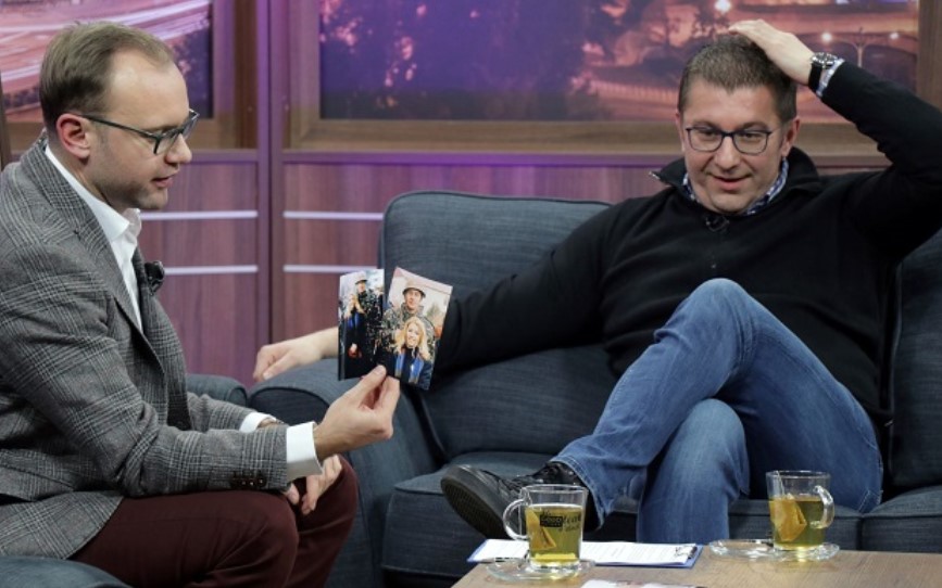 Мицкоски конечно кажа дали се слуша со Никола