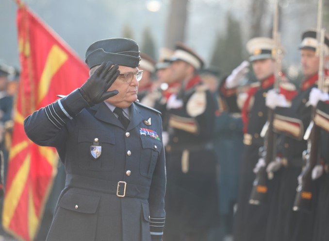 Претседавачот на воениот комитет на НАТО во посета на Македонија