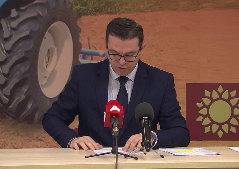 Трипуновки: Иако невработен, функционер на СДСМ потпишувал документи на МЗШВ