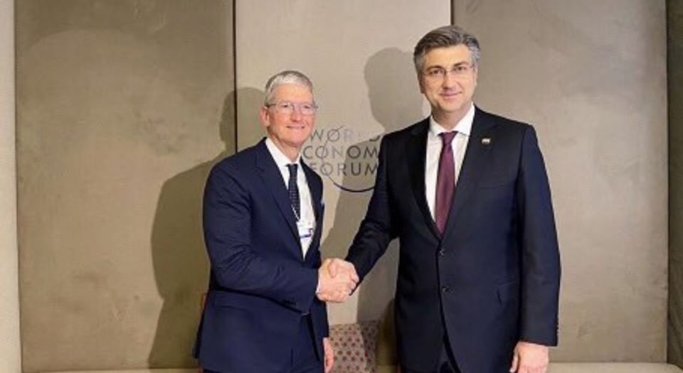 Заев во Давос го канеа само кога требаше да го промени името