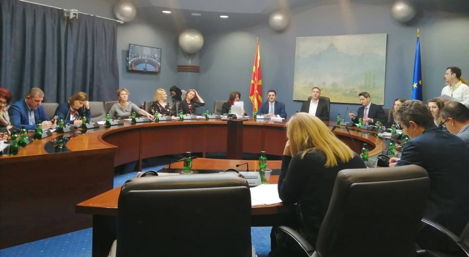 Илијоски: Во Комисијата за европски прашања станавме стручњаци и за амбиентен воздух, за медицина, за јавни набавки во Армијата, за намалување на акцизи…