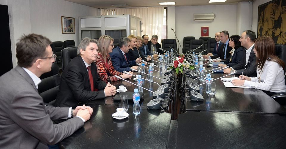 Чулев на средба со членови на ДИК, избирачкиот список ќе им биде доставен навреме