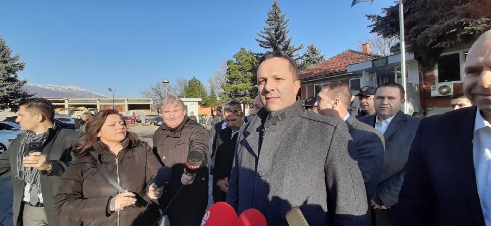 На „Твитер“ Македонија, пред новинарите „Северна“