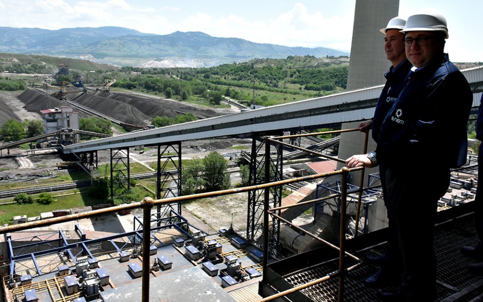 Во новиот бран на непотизам, локалните функционери си го земаа данокот за послушноста кон СДСМ