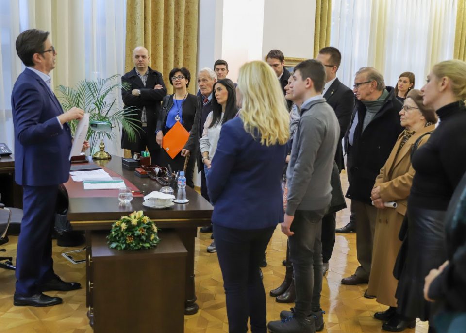 Граѓани во посета на кабинетот на претседателот на државата