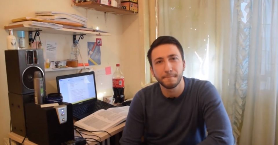 Пародија на кампањата на СДСМ „З0 прашања и одговори: Студентскиот живот ми е како филмот „Самоуништување“