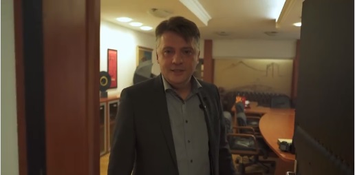 Петре, наместо 30 договорени прашања, скопјани за тебе имаат осум реални прашања