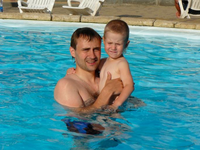 Татко на спиење го убил 13-годишниот син, се плашел дека жена му нема да може да го воспита