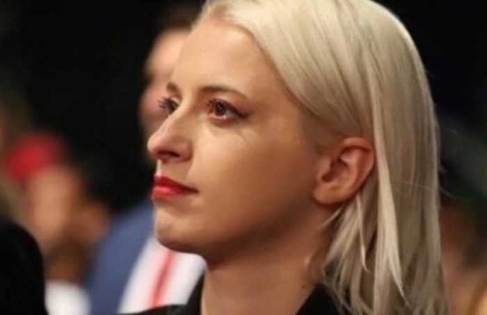 Косовска пратеничка порача: „Никогаш Северна, само Македонија“!