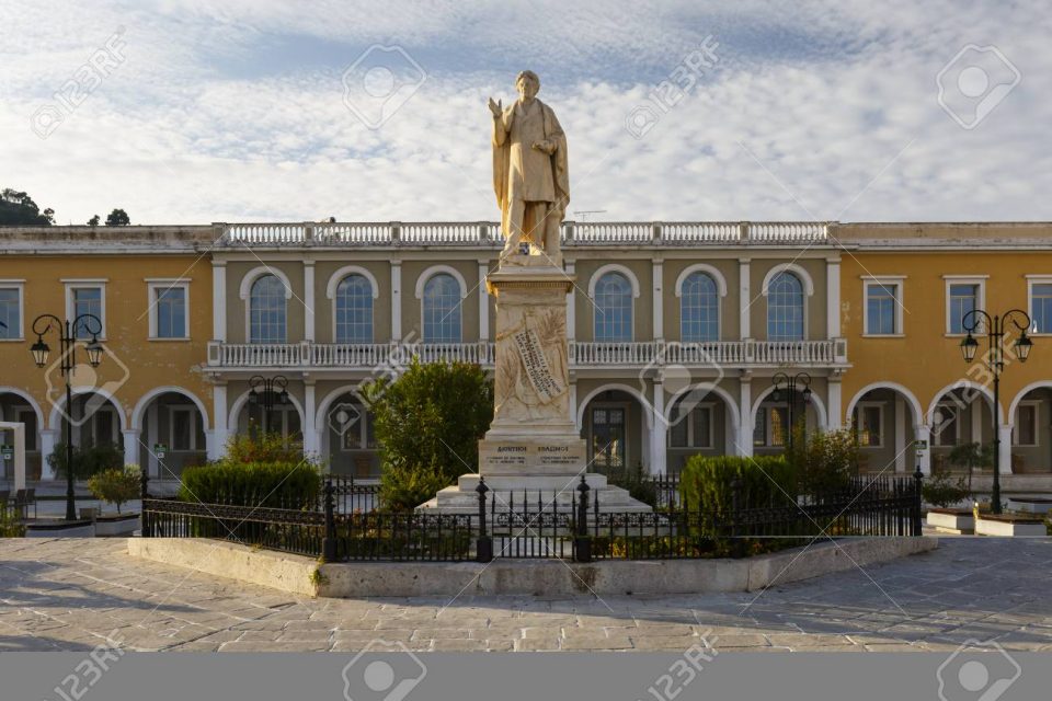 Театрите, кината, музеите во Ахаиа, Закинтос и Илиас се затворени на 48 часа поради коронавирусот