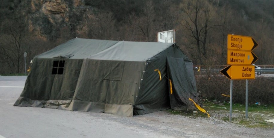 Во излолација се испраќаат само селективни повратници, власта тврди дека има контрола на ситуацијата