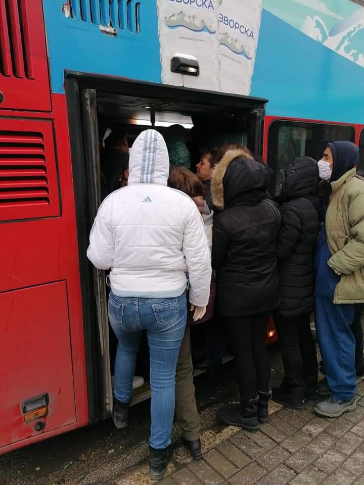 Четворица во автобус на Бит пазар нападнале тинејџер од Арачиново