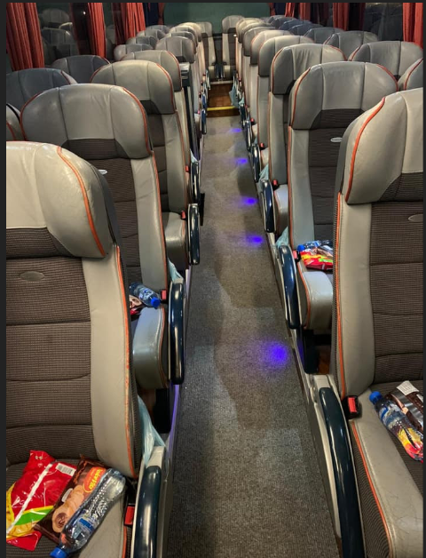 Откако патниците се жалеа: Владата обезбеди смоки и шише вода за граѓаните кои од Бон слетаа во Скопје