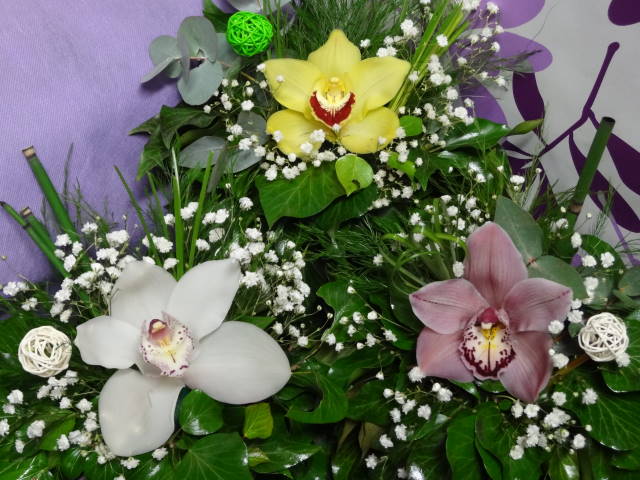 Додека секаде во светот се набавуваат маски, ракавици, средства за дезинфекција, општина Штип набавува цвеќиња