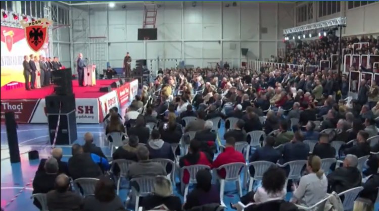 Цветанова до Спасовски: Почнете од ДПА!