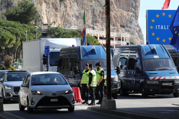 Словенија ја затвори границата од Италија и за товарни возила