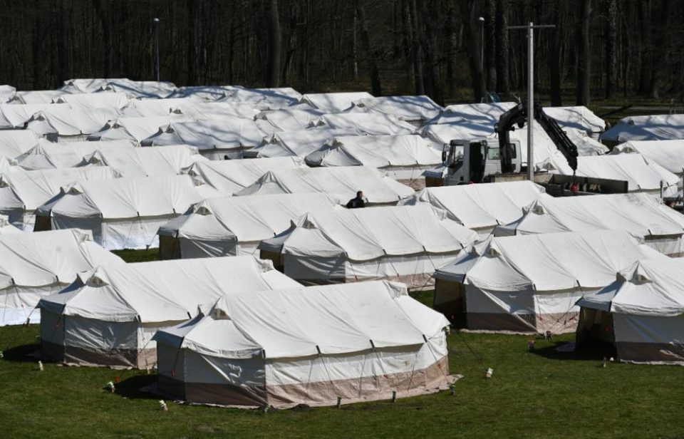 Србија отвори камп за карантин на српски државјани кои се враќаат од странство