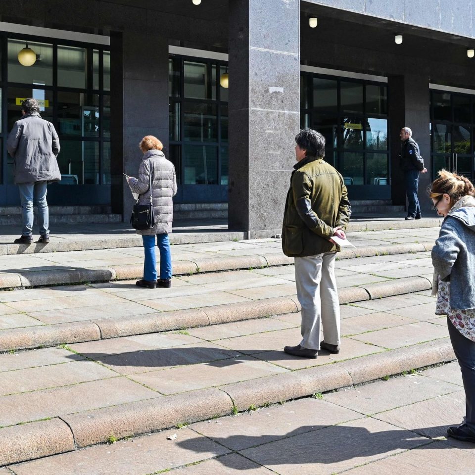 Семејство од Делчево во самоизлолација во Италија: Забрането е застанување на улица, во маркет се влегува еден по еден