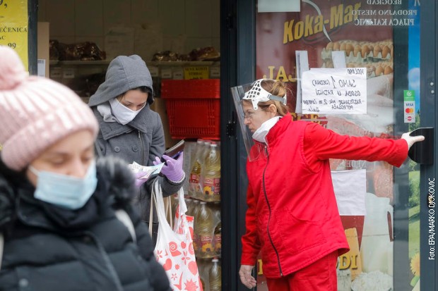 Седум жртви од ковид-19 во Србија, 73 новозаразени, вкупно 457 заболени