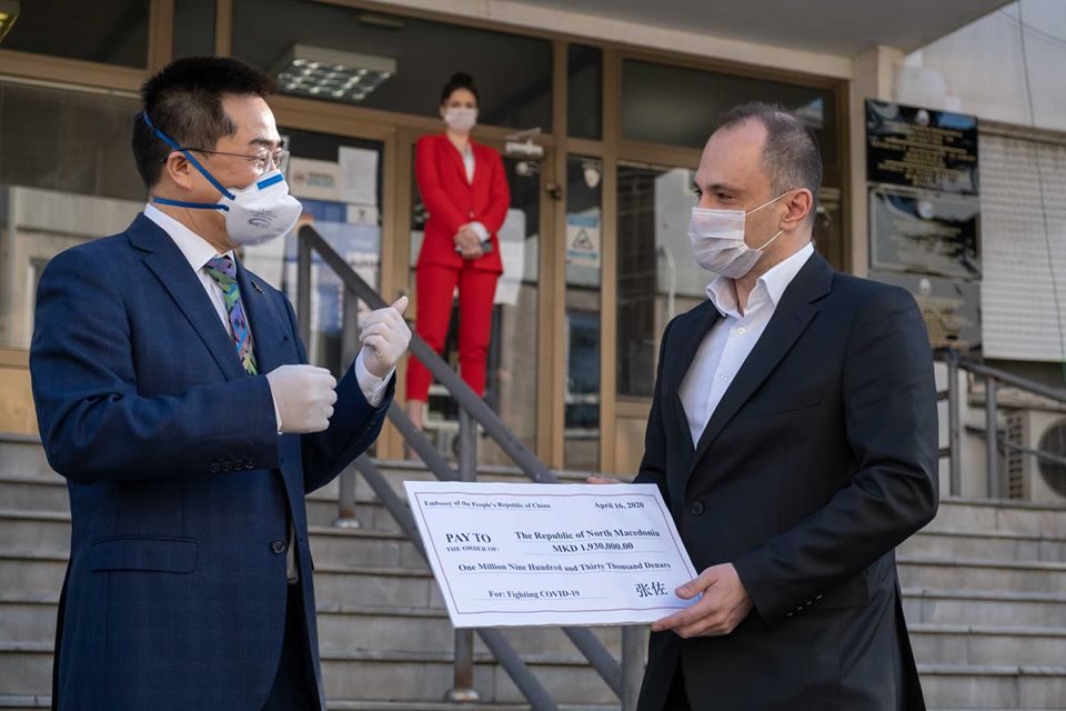Кинеската амбасада со донација за Министерството за здравство за справување со коронавирусот