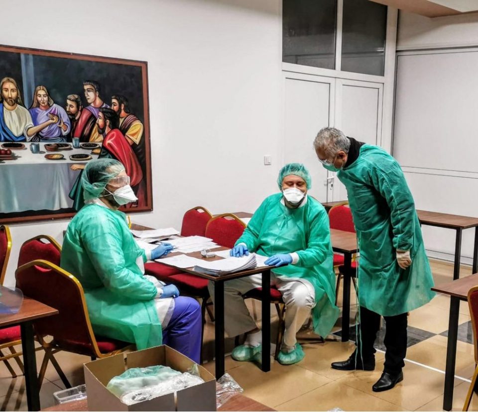 Првите 70 лица од карантинот во „Монтенегро“ заминаа дома, почнува нов карантин за 74 лица